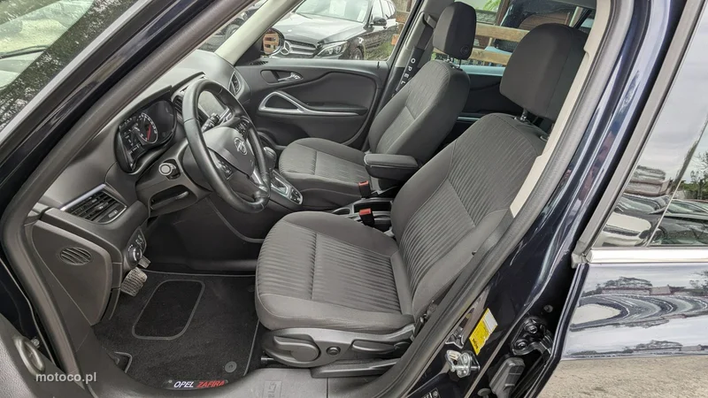 Opel Zafira C Tourer 13