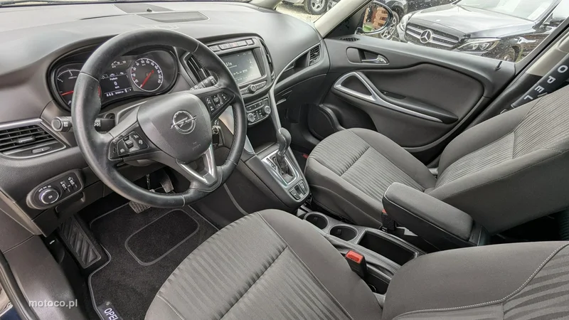 Opel Zafira C Tourer 14