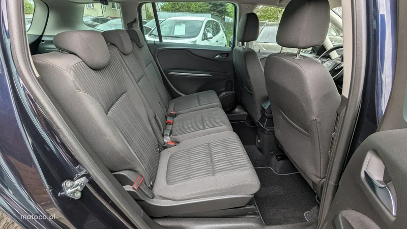 Opel Zafira C Tourer 17