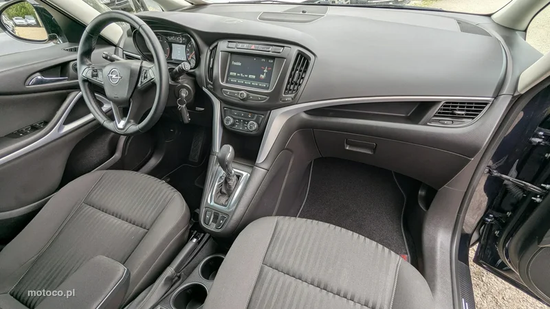 Opel Zafira C Tourer 19