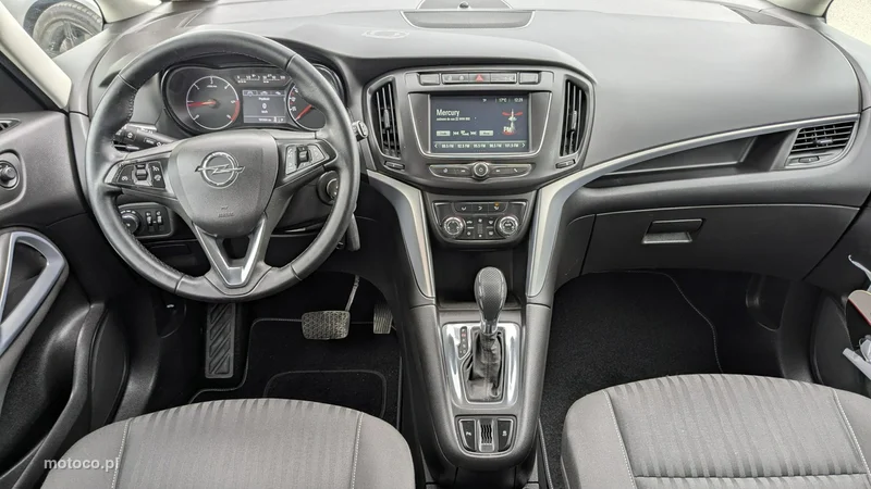 Opel Zafira C Tourer 24