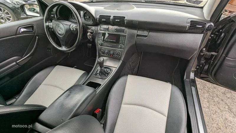 Mercedes-Benz Klasa C W203 C 180 21