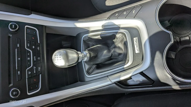 Ford Mondeo V 29