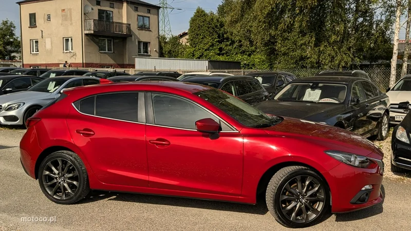 Mazda 3 8