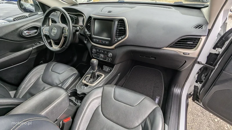Jeep Cherokee 21