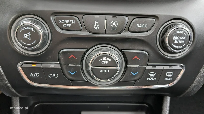 Jeep Cherokee 30