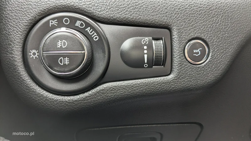 Jeep Cherokee 33