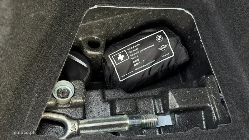 BMW Seria 8 G14 850 38