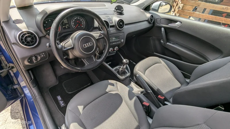 Audi A1 8X 17