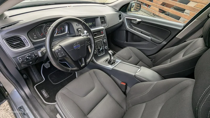 Volvo V60 14