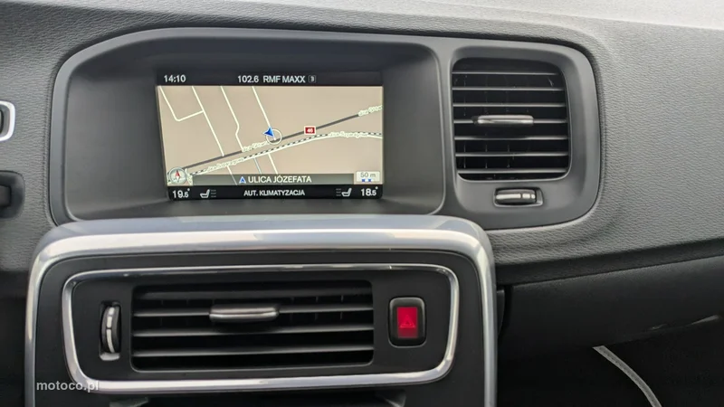 Volvo V60 25