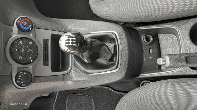 Ford Fiesta VI 31