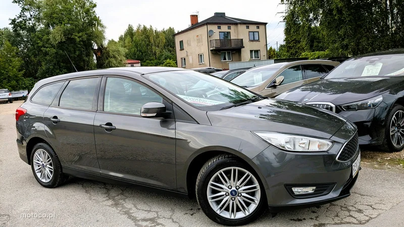 Ford Focus III 5