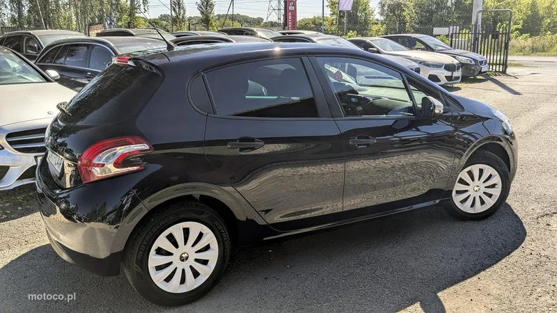Peugeot 208 13
