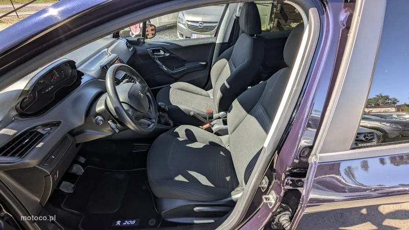 Peugeot 208 14