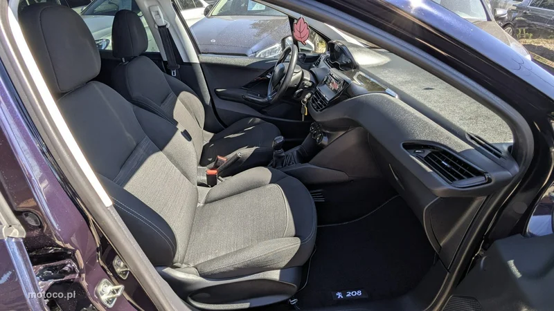 Peugeot 208 19