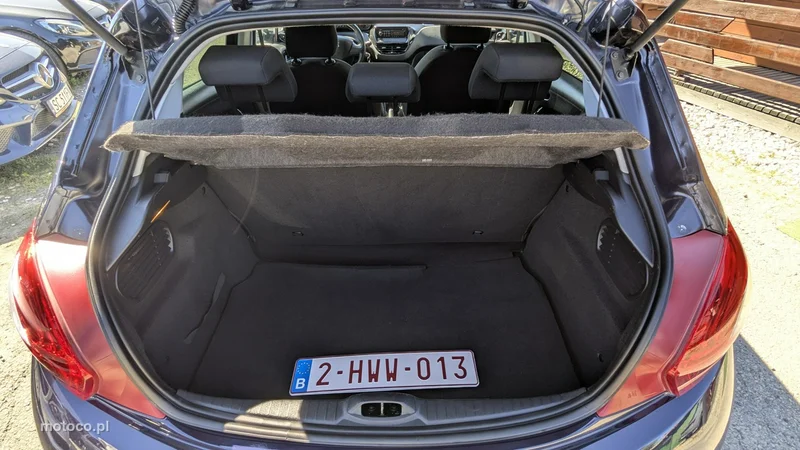 Peugeot 208 30