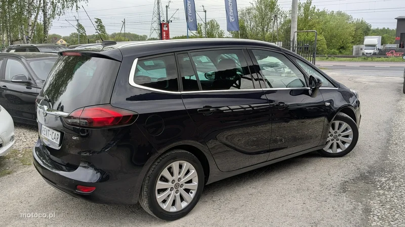 Opel Zafira C Tourer 13