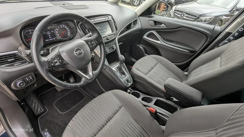 Opel Zafira C Tourer 15
