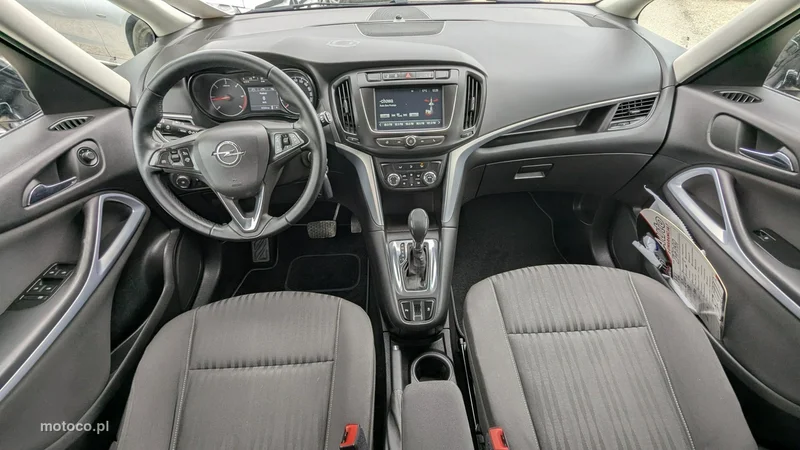 Opel Zafira C Tourer 21