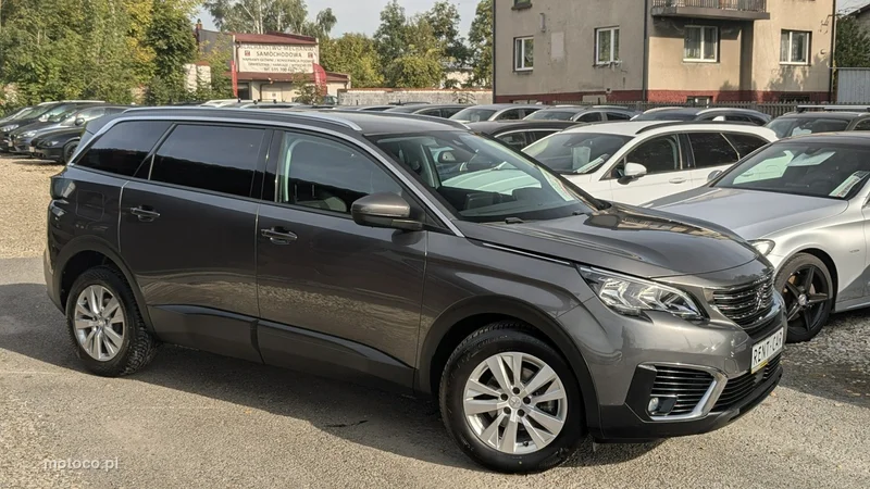 Peugeot 5008 8