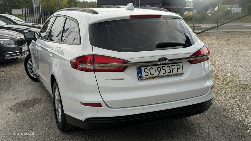 Ford Mondeo V 10