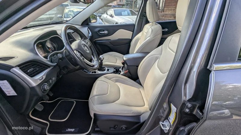 Jeep Cherokee 15