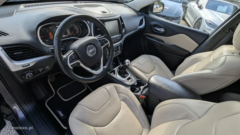 Jeep Cherokee 16