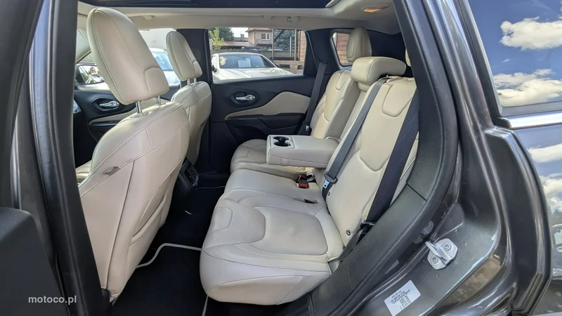 Jeep Cherokee 18