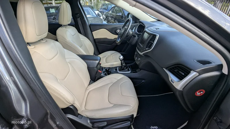 Jeep Cherokee 21