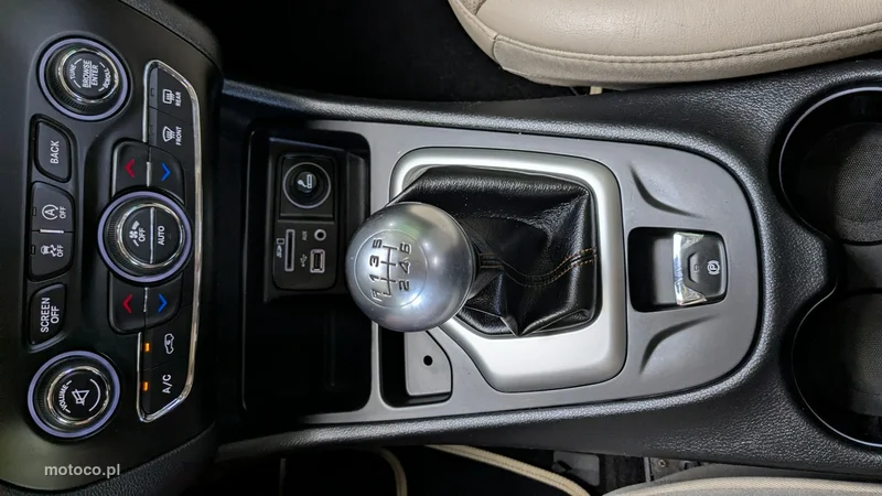 Jeep Cherokee 33