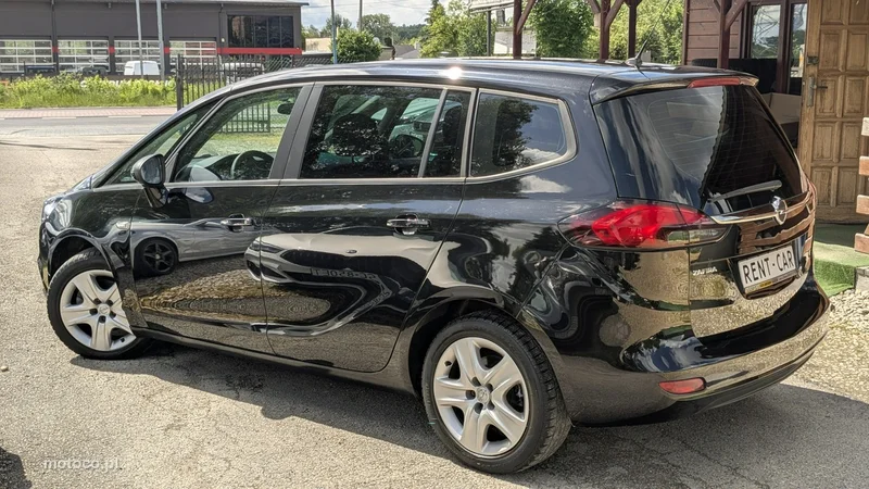 Opel Zafira C Tourer 11