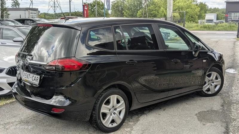Opel Zafira C Tourer 14