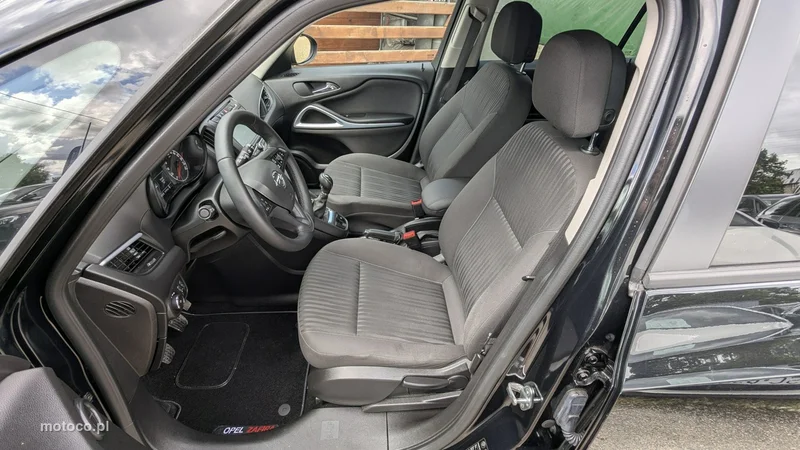 Opel Zafira C Tourer 15
