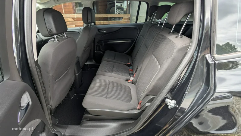 Opel Zafira C Tourer 17