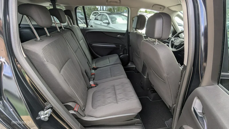 Opel Zafira C Tourer 19