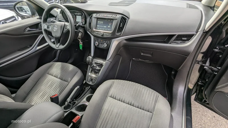 Opel Zafira C Tourer 21