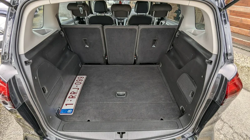 Opel Zafira C Tourer 38