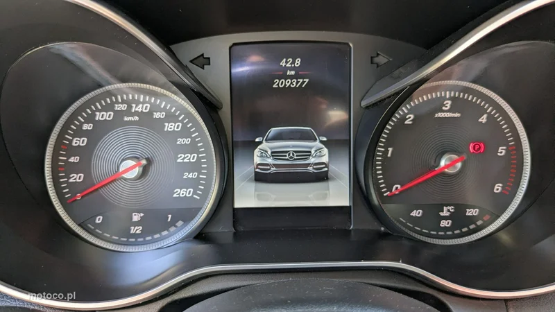 Mercedes-Benz Klasa C W205 C 200 24