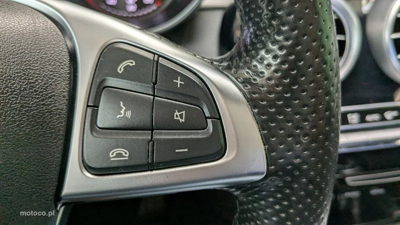 Mercedes-Benz Klasa C W205 C 200 33
