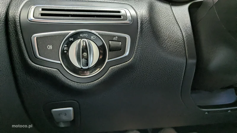Mercedes-Benz Klasa C W205 C 200 36