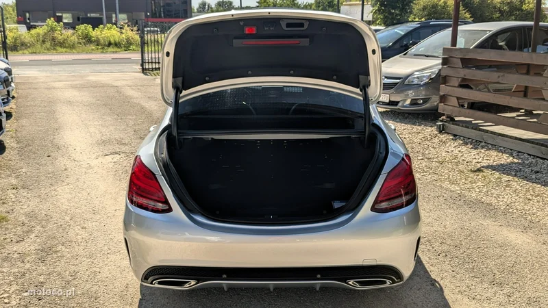 Mercedes-Benz Klasa C W205 C 200 38