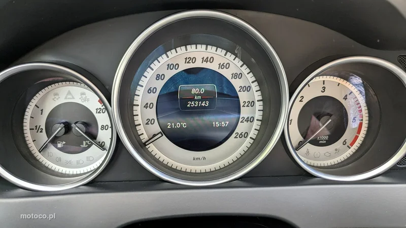 Mercedes-Benz Klasa C W204 C 200 24