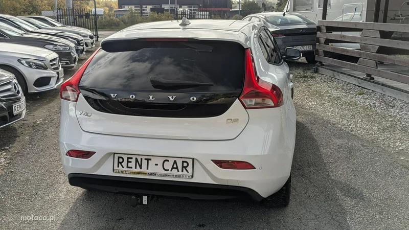 Volvo V40 11