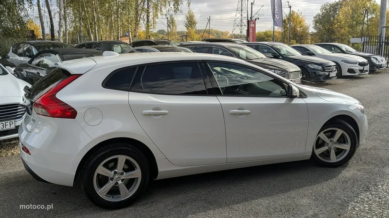 Volvo V40 13