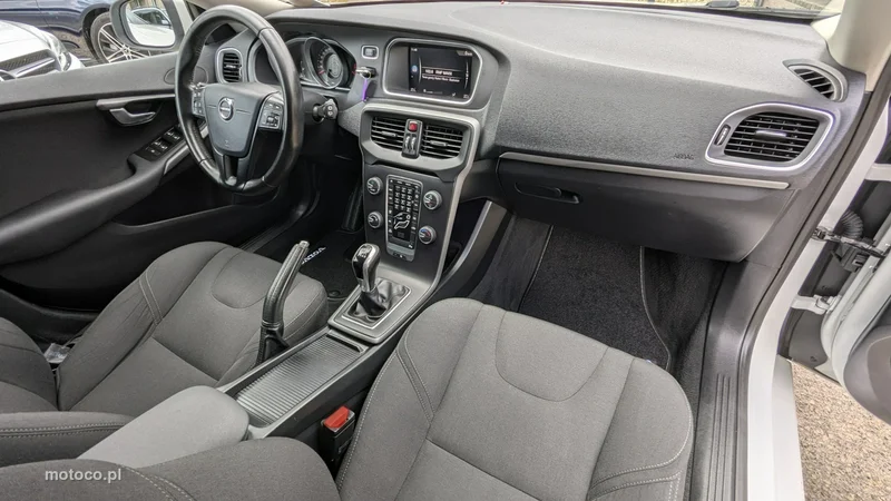 Volvo V40 20
