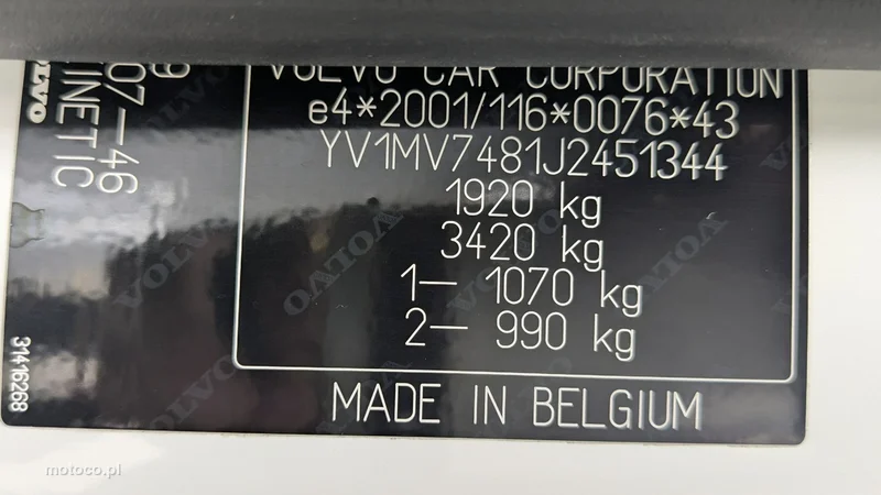 Volvo V40 24