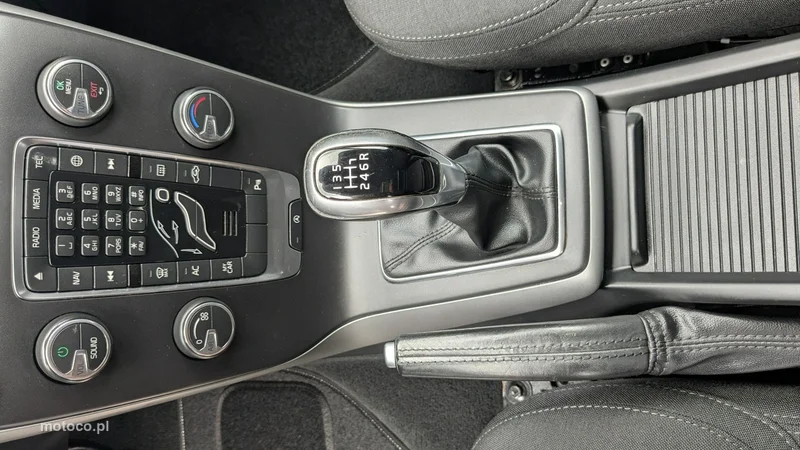 Volvo V40 27