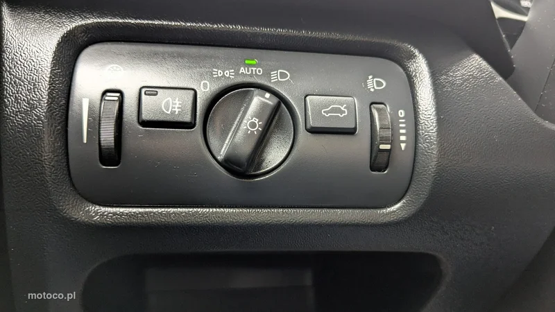 Volvo V40 30