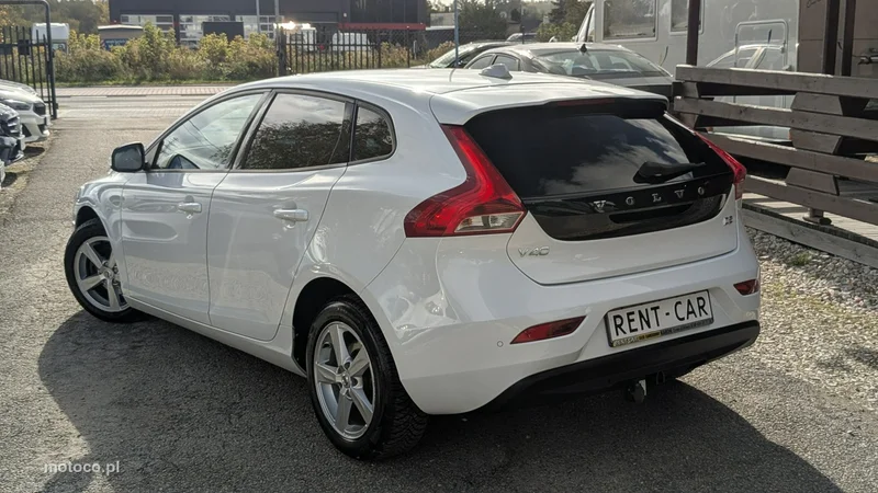 Volvo V40 9